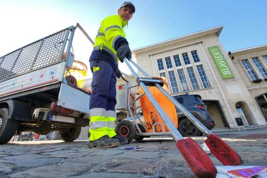 Ramassage de déchets et de détritus - Laurenty Group