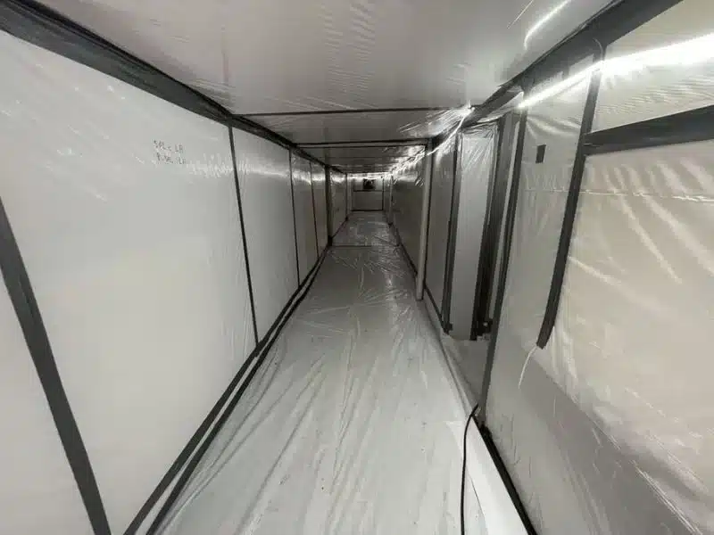 Protection complète d'un couloir pour le désamiantage