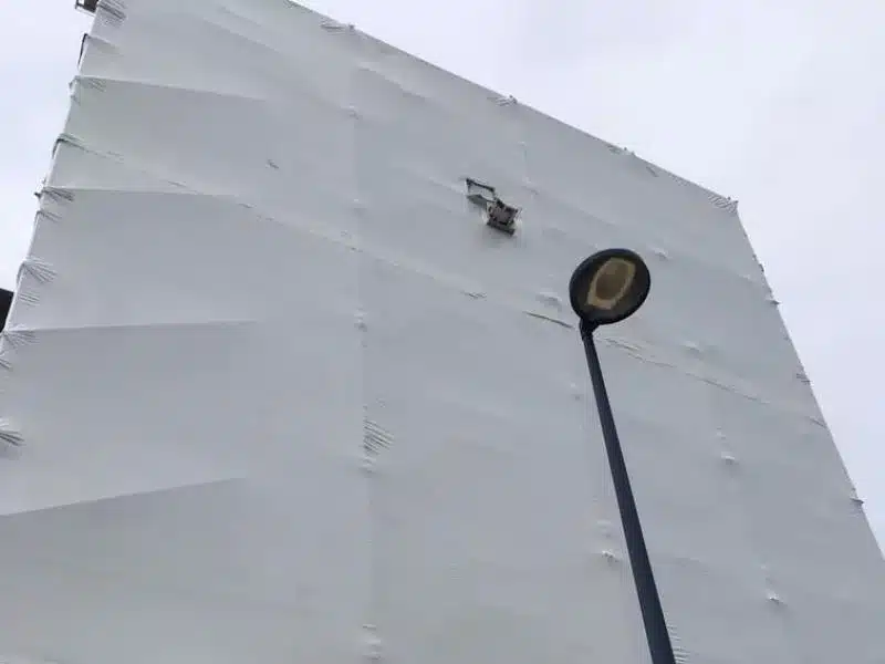 Protection d'un bâtiment pour le désamiantage